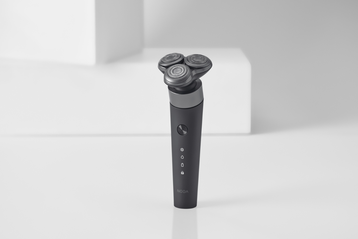 NOOA TITAN SERIES 5 SHAVER standing on its own, set against a white background with shadows