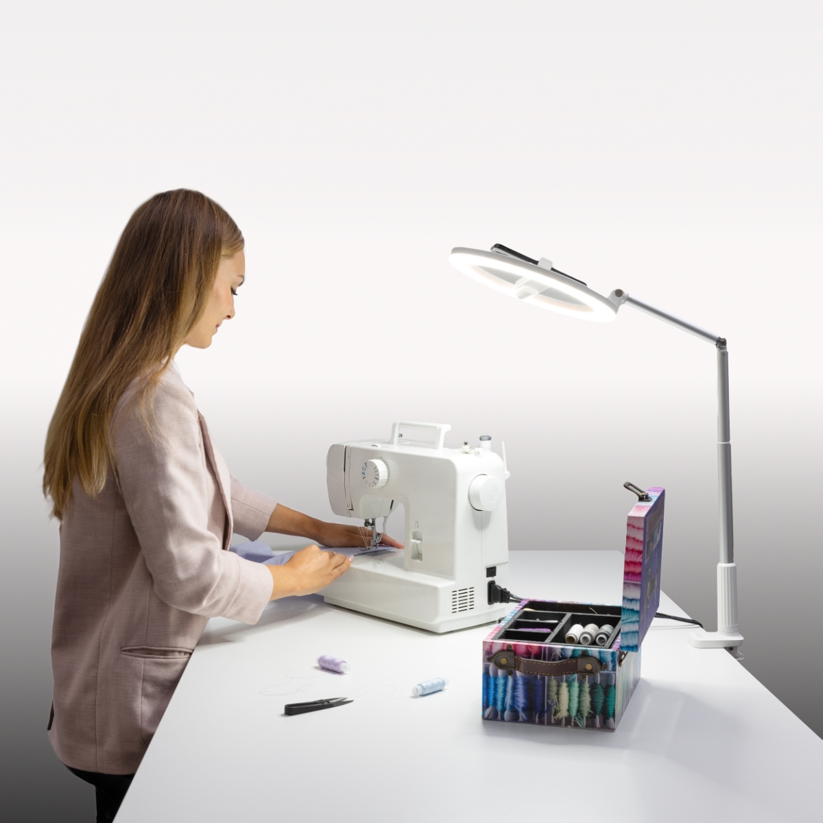 Dacota Platinum ring light