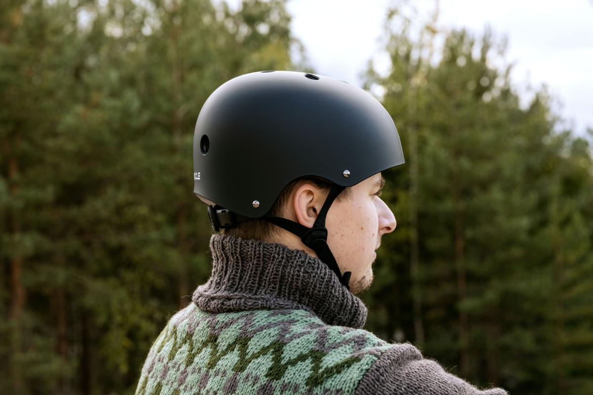 Man with a cycling helmet