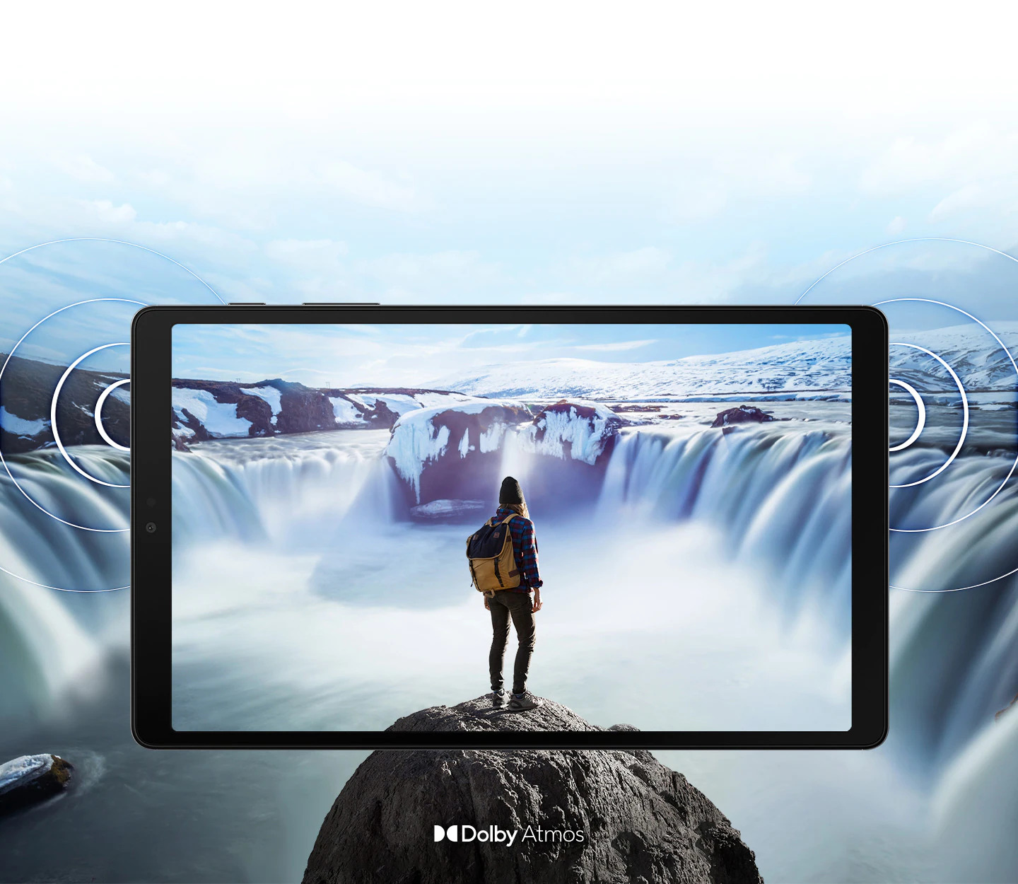 Galaxy TabletA7 Lite nettbrett, tekst "Dolby Atmos", en vinterlig fjellscene i bakgrunnen
