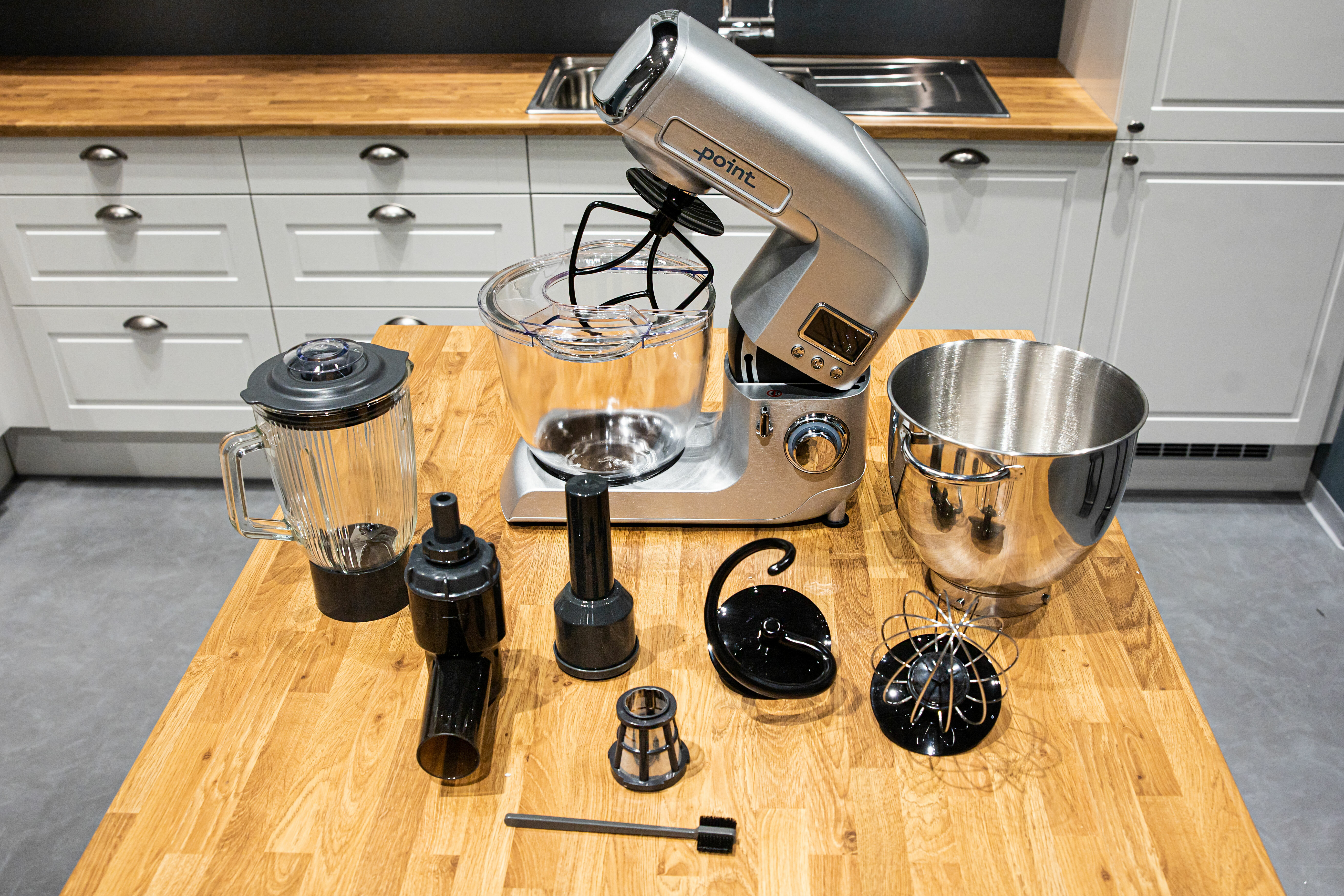Point Pro POKM55MP1500 kitchen machine and attachment on the counter