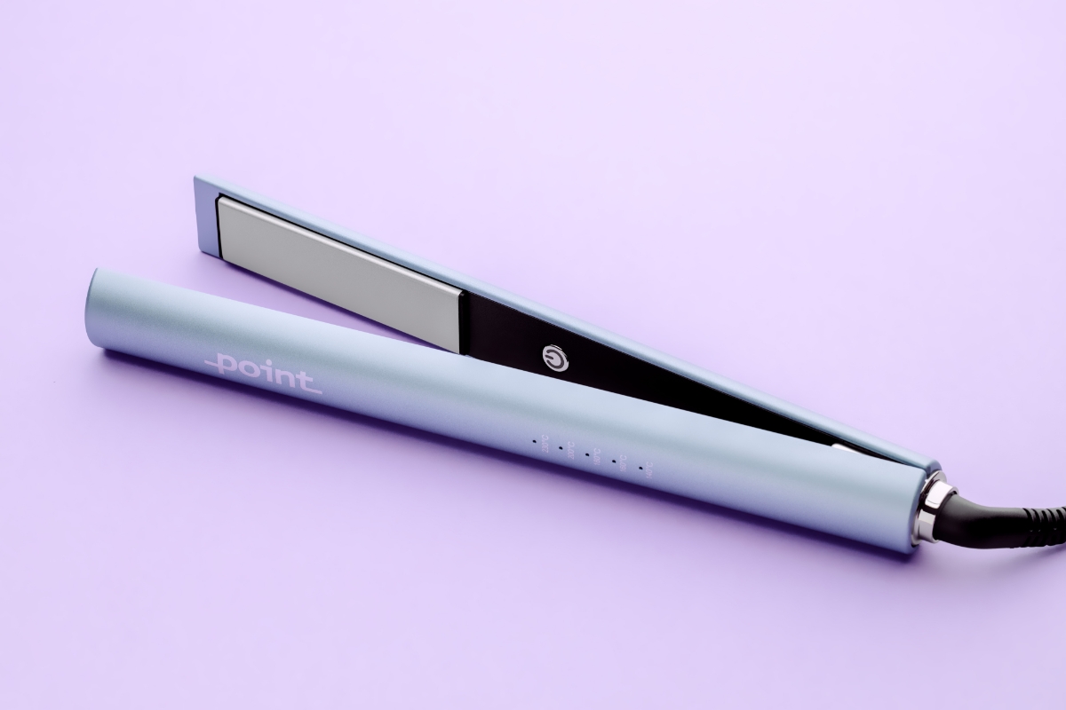 Wide angle image of POINT RADIANT STRAIGHT STRAIGHTENER on lilac background