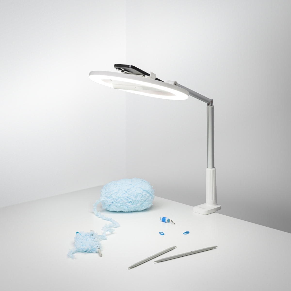 Dacota Platinum ring light