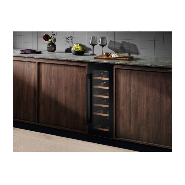 Electrolux 500-serien EWS4020B5B vinskab billede 3