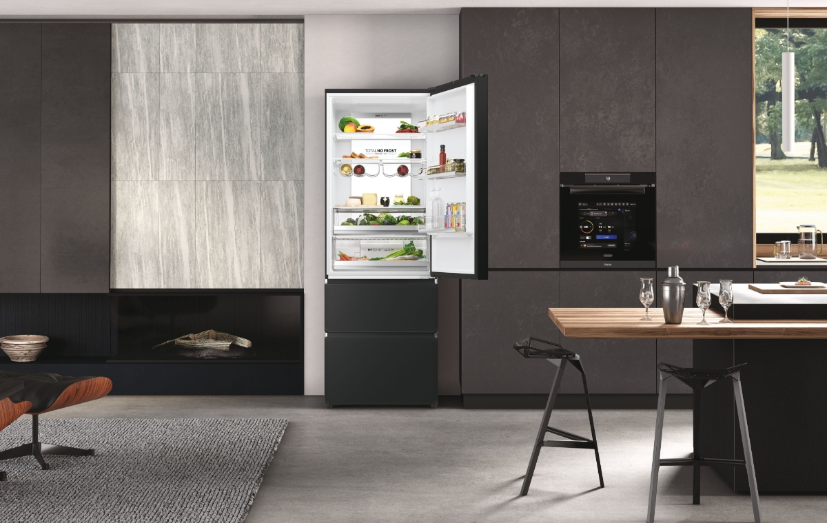 Haier 3D 70 Series 7 HTW7720ENPT kombiskap - Power.no