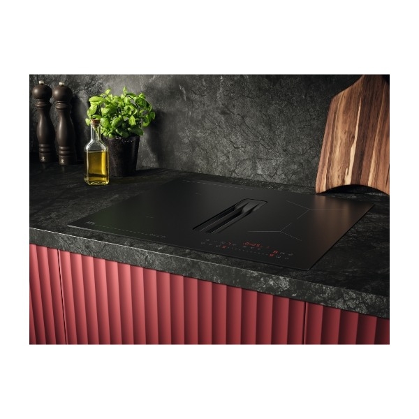 AEG 6000-serien TT6PCB00CT SaphirMatt® SE induktionskogeplade med emhætte billede 6