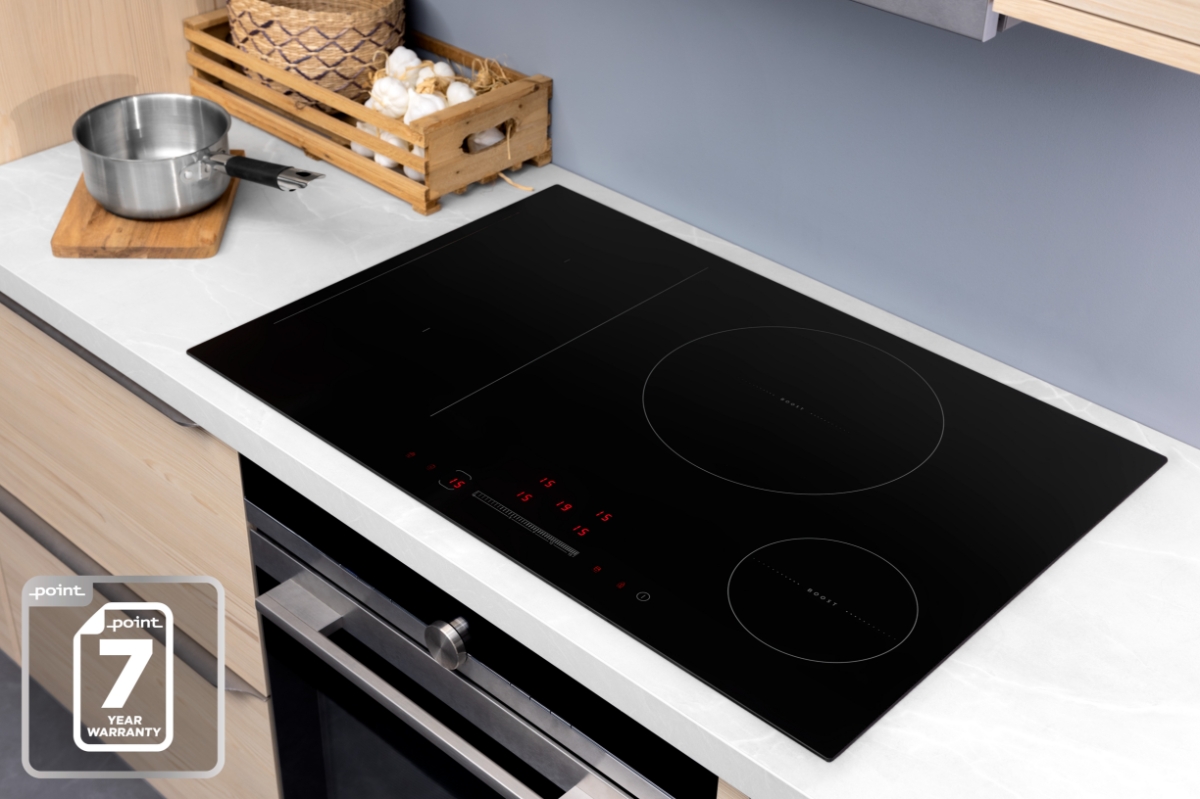 Feeling image of cooktop with 7 year warranty icon