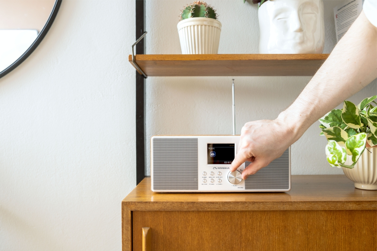 Amadeus Crescendo DAB+ WiFi radio, vaalea puu - Power.fi