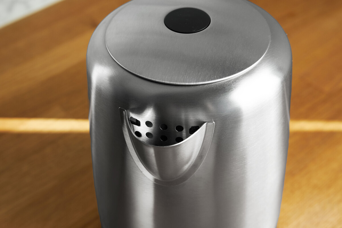 Close up of the nozzle of the stainless steel POINT POKE50SS1 kettle