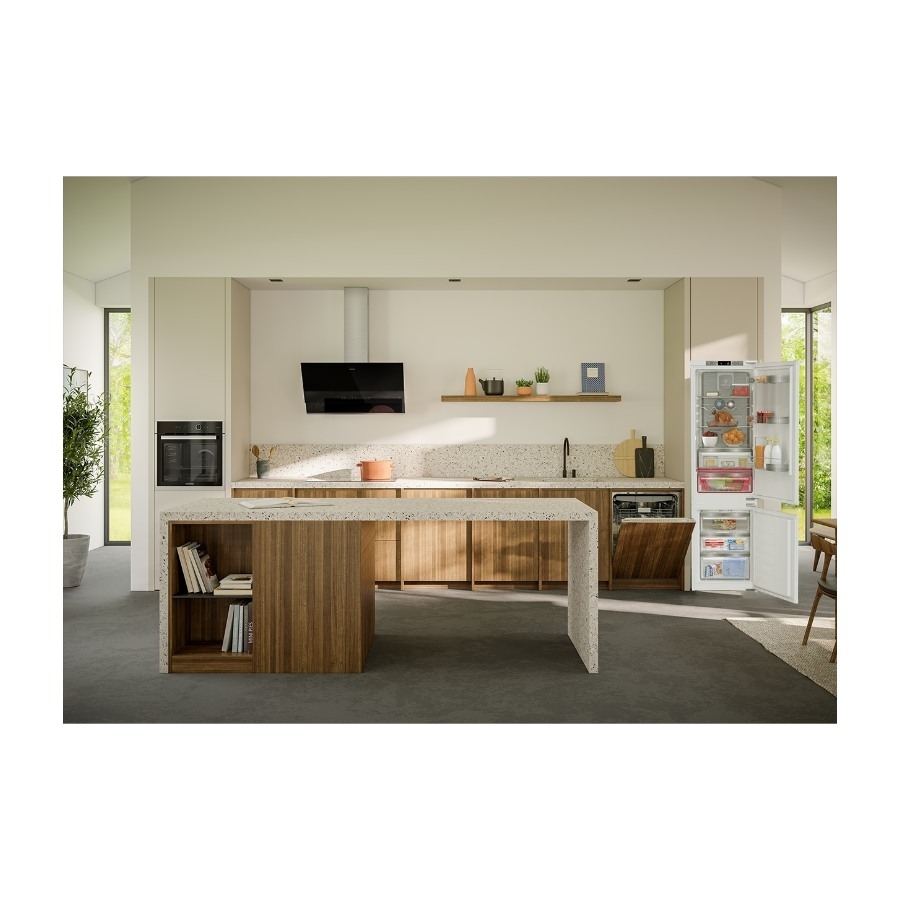 Grundig GKNI 25740 N integreret kølefryseskab billede 9