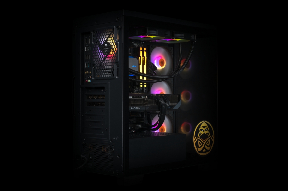 CEPTER ENCE R97XT WIFI R7/32/2TB/9070XT