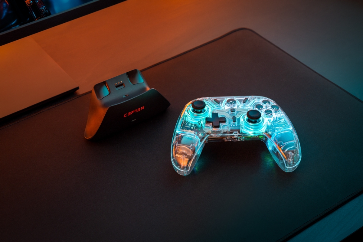 Cepter Horizon controller and its dock on a desk