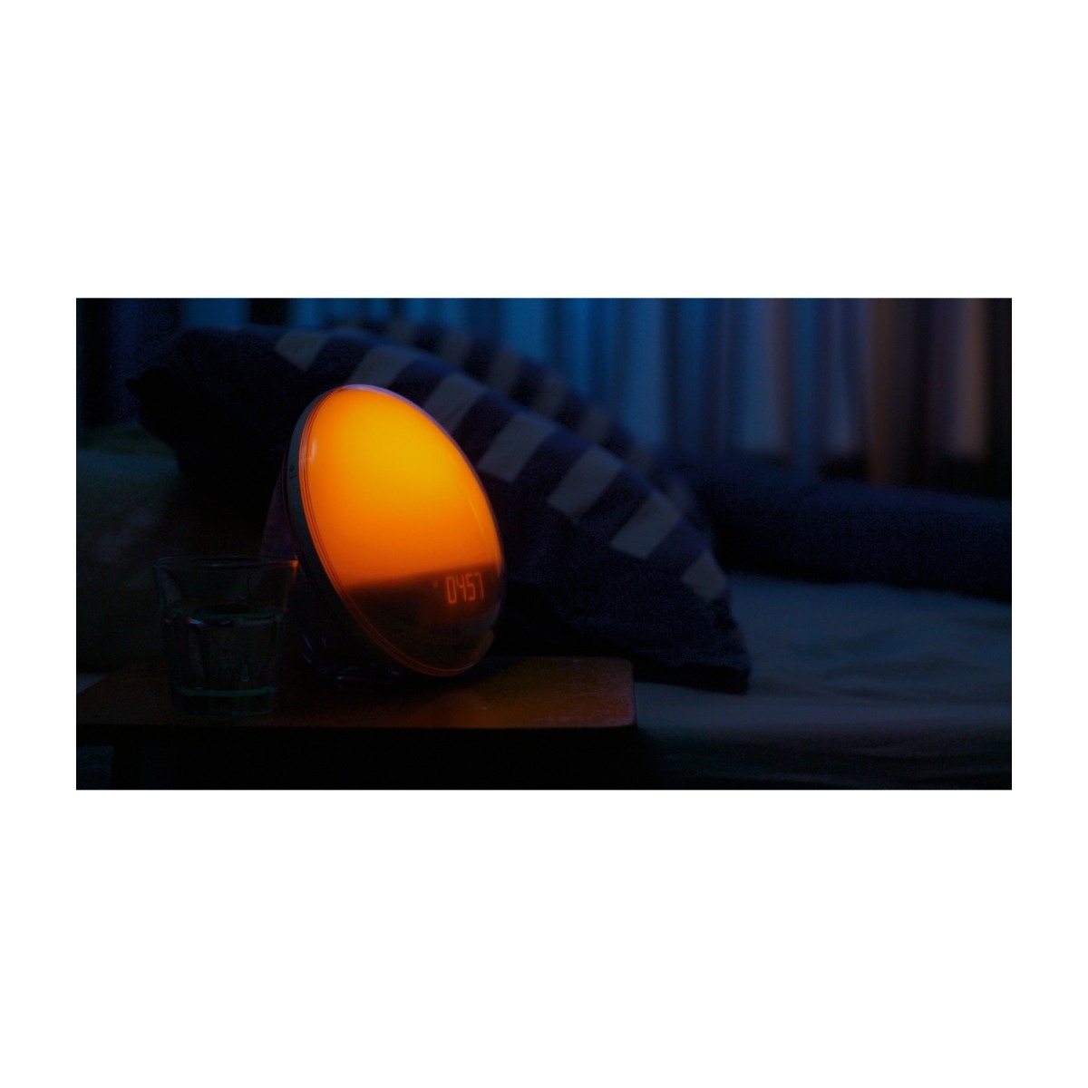 PHILIPS HF353201 WAKE UP LIGHT Power.no Philips HF353201 Wake Up Light | Helse, Velvære, Trening