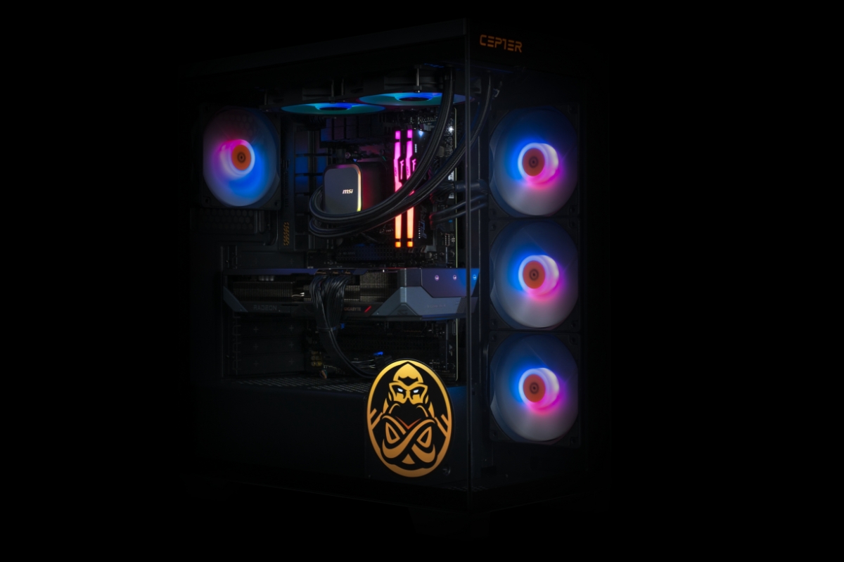 CEPTER ENCE R97XT WIFI R7/32/2TB/9070XT
